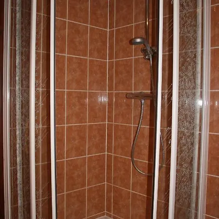 Chalet Les Pistes Hotel *