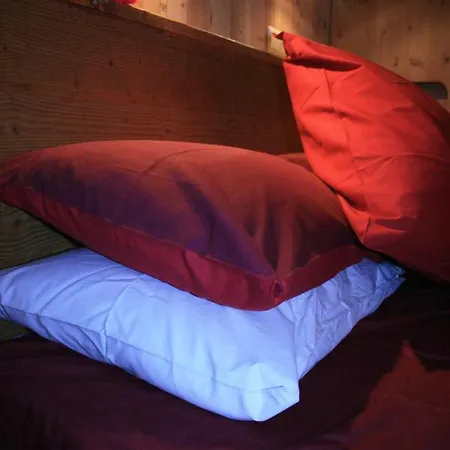 Chalet Les Pistes Hotel