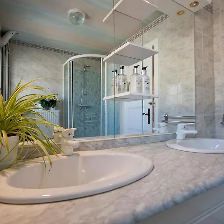 Chalet Les Pistes Hotel *