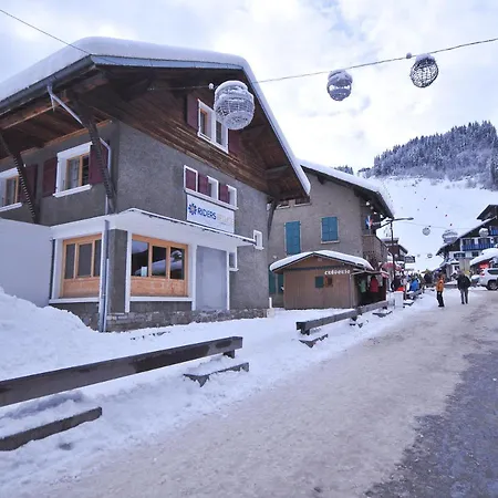 Chalet Les Pistes Hotel